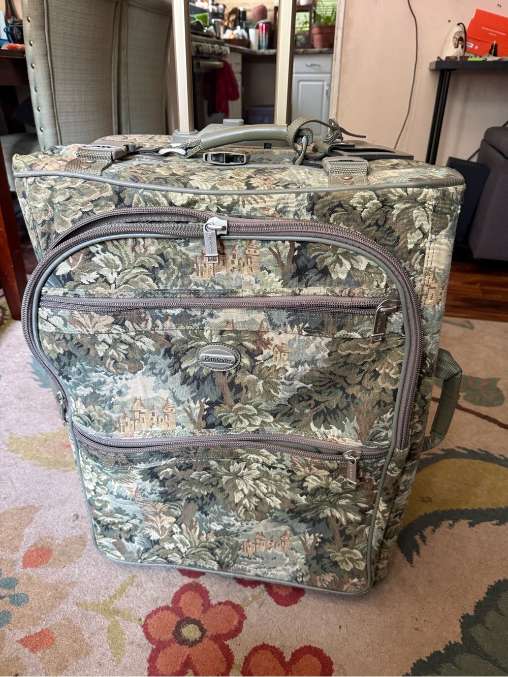 Vintage Pathfinder Floral Rolling Suitcase in Sage and Beige